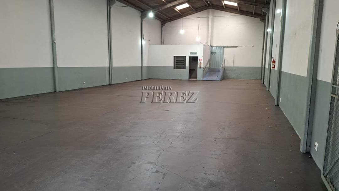 Barracão para alugar no Jardim Helena, região central de Londrina - Foto 0