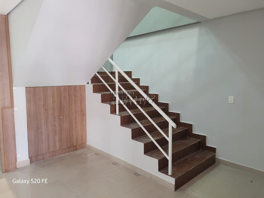 Loja Comercial para alugar no São Paulo Towers na Rua Piauí no centro de Londrina - Foto 4