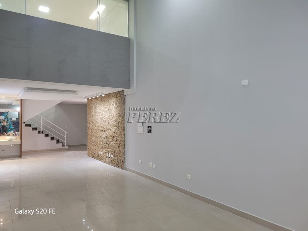 Loja Comercial para alugar no São Paulo Towers na Rua Piauí no centro de Londrina - Foto 0