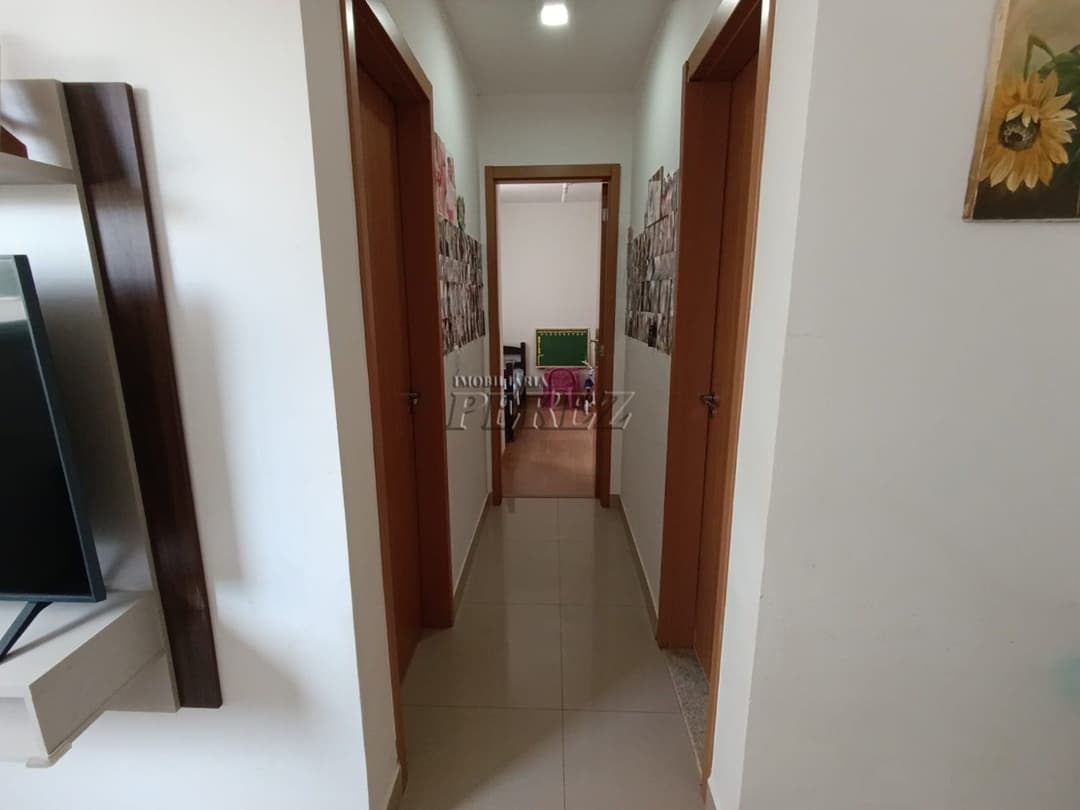 Apartamento à venda no Condomínio Lagoa Dourada na região leste de Londrina - Foto 2