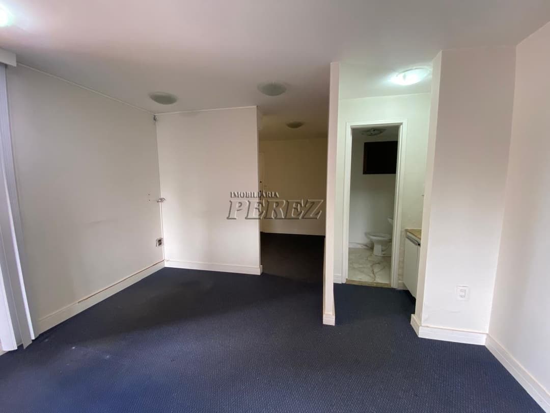 Sala Comercial à venda no Edifício Oscar Fuganti na região central de Londrina - Foto 4