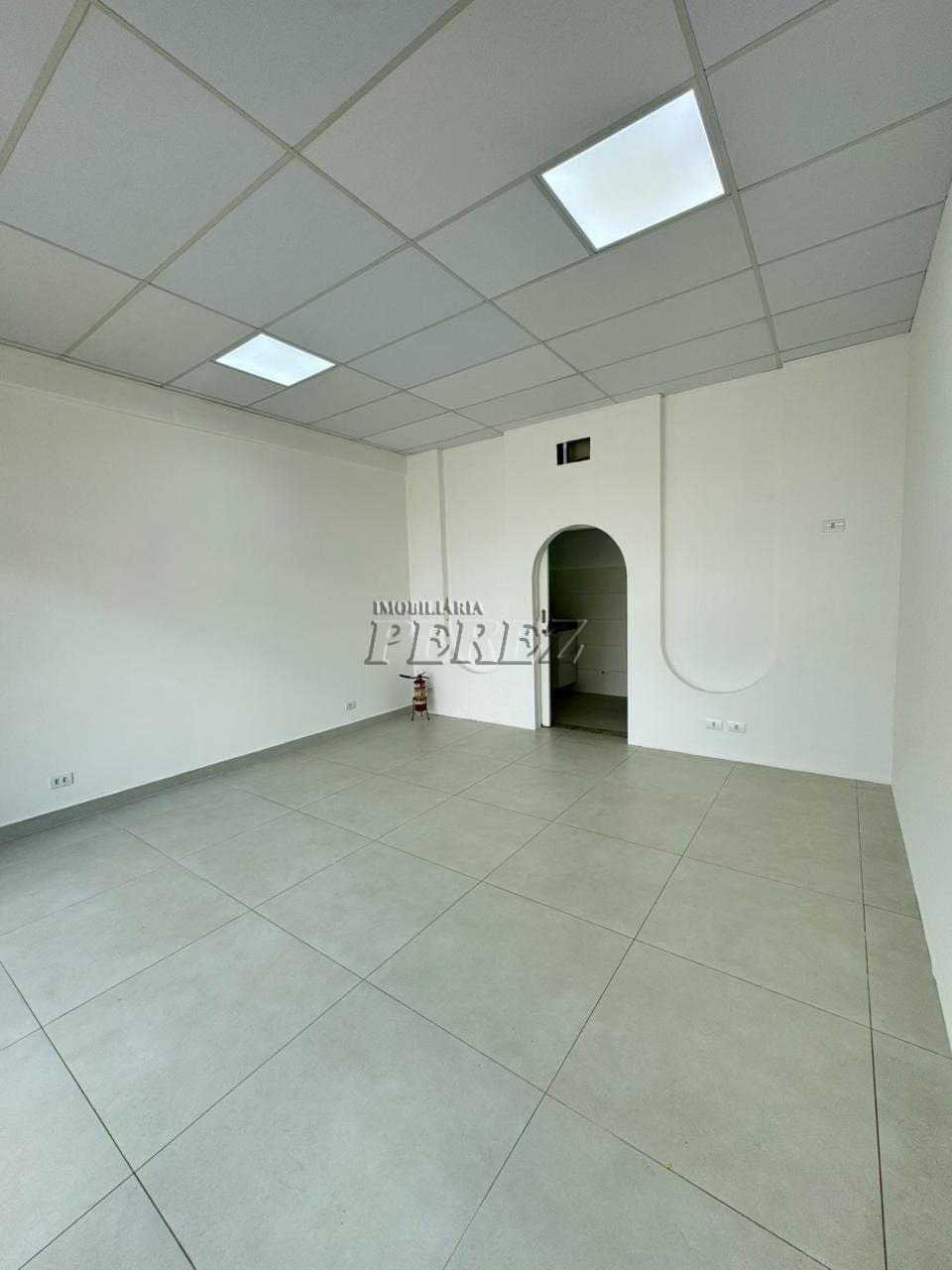 Sala para alugar no centro de Londrina, na Rua Alagoas. - Foto 3