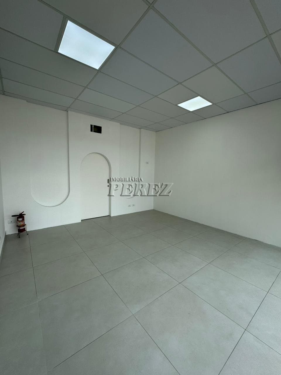 Sala para alugar no centro de Londrina, na Rua Alagoas. - Foto 2