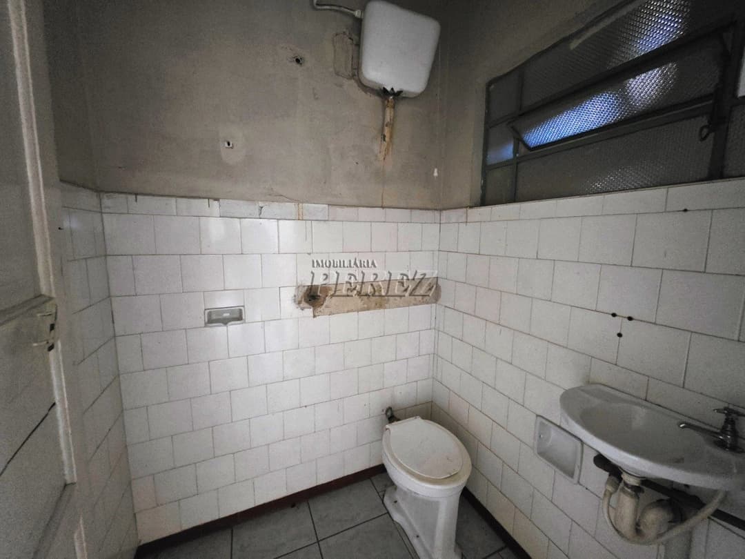 Imóvel comercial para alugar na Rua Espírito Santo no centro de Londrina - Foto 14