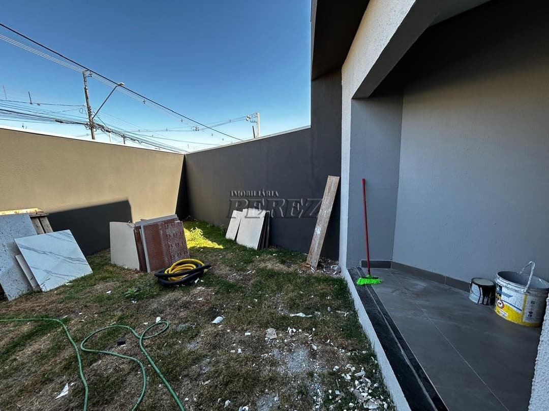 Sobrado à venda no Jardim Colúmbia região oeste de Londrina - Foto 1