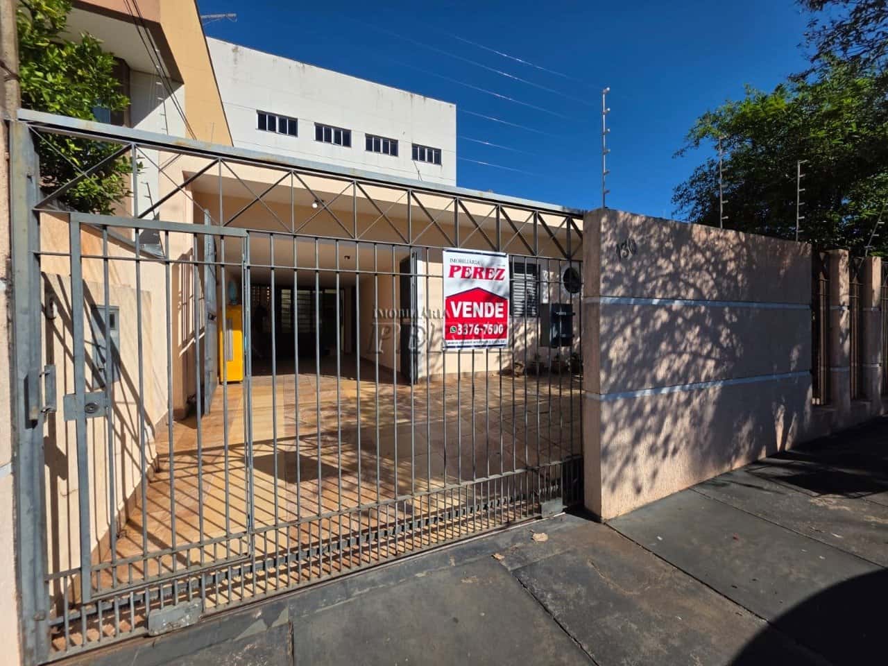 Casa à venda no Jardim Petrópolis na região central de Londrina — foto principal