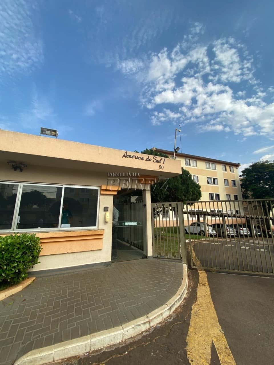Apartamento à venda no Residencial América do Sul I na região do norte de Londrina — foto principal