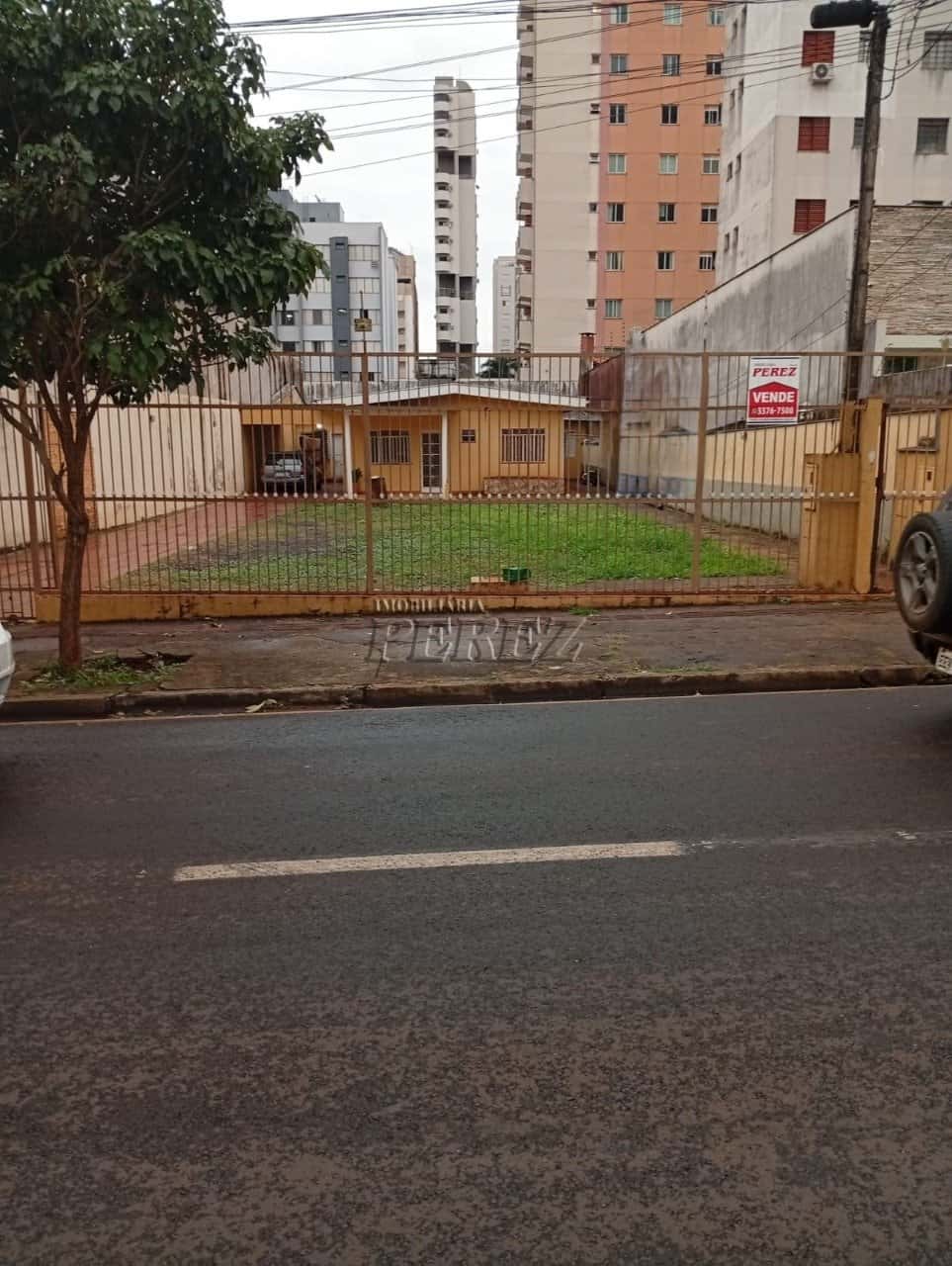 Casa à venda no centro de Londrina - Rua Professor João Cândido — foto principal