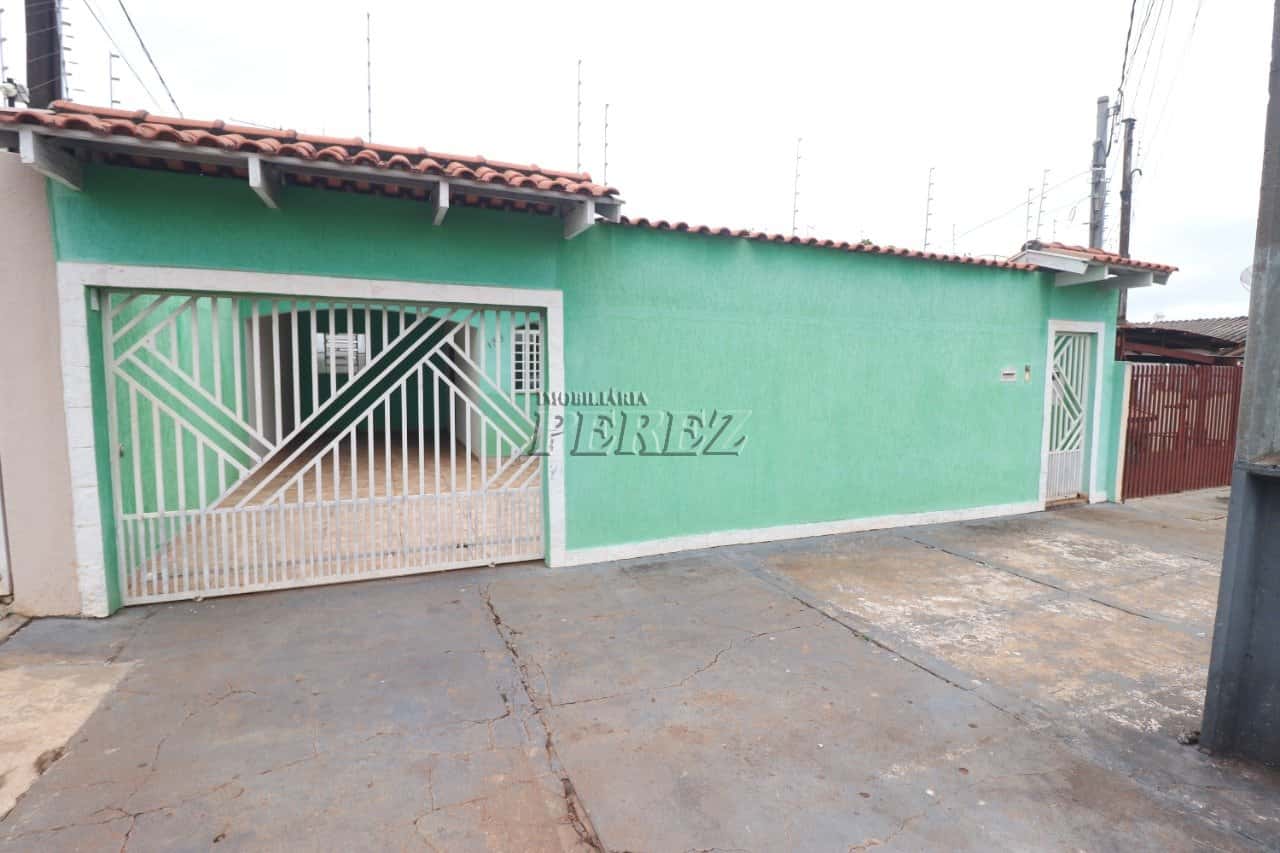 Casa para alugar no Jardim Bancários, região oeste de Londrina — foto principal