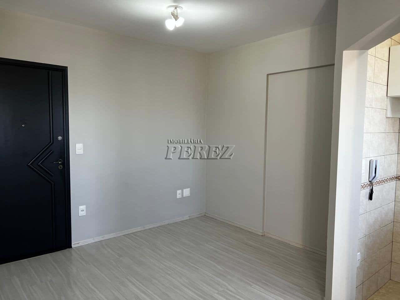 Apartamento à venda no Edifício Ilha de Malta - Centro de Londrina — foto principal