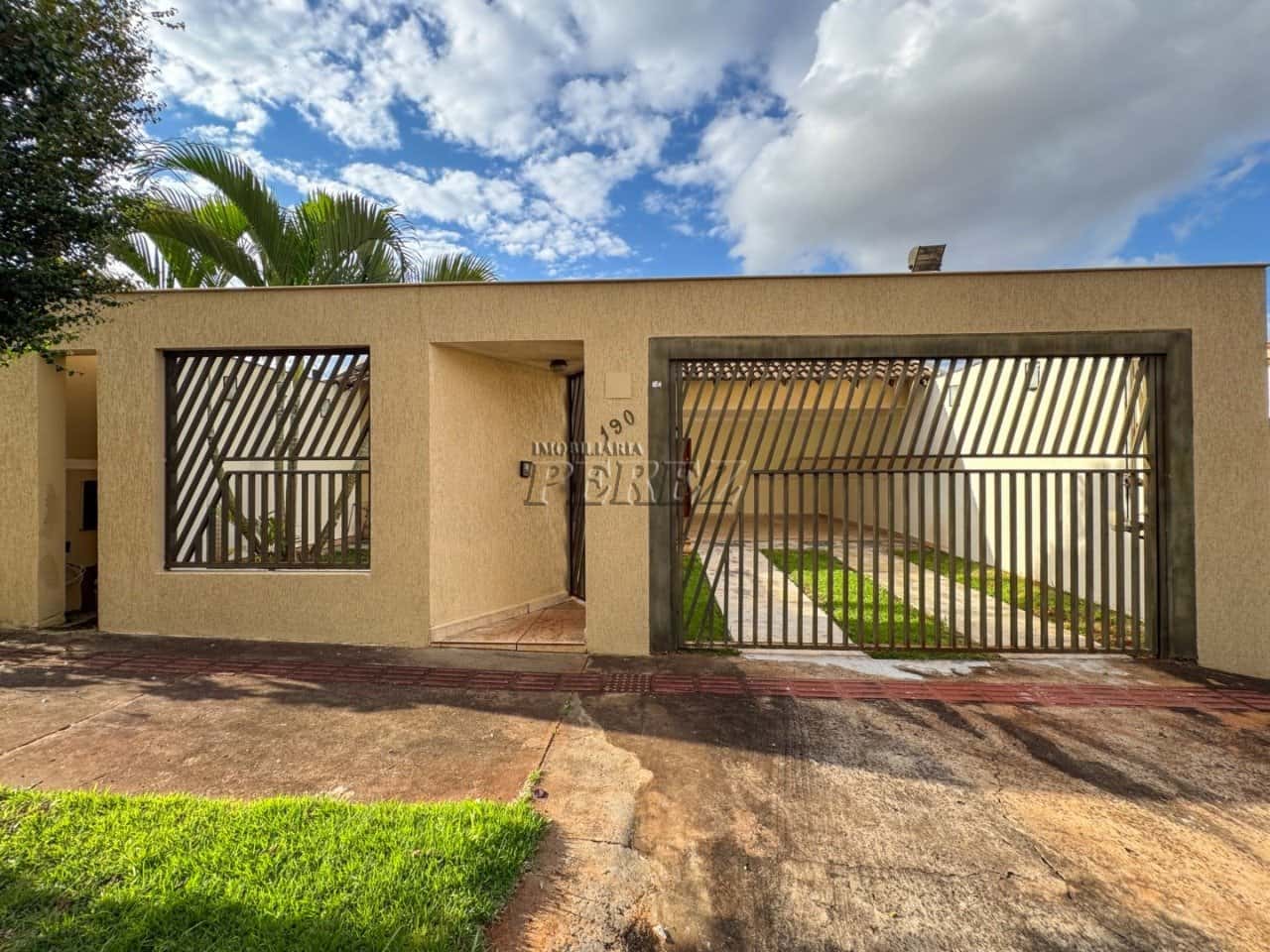 Casa para alugar no Jardim Universitário - Região oeste de Londrina — foto principal
