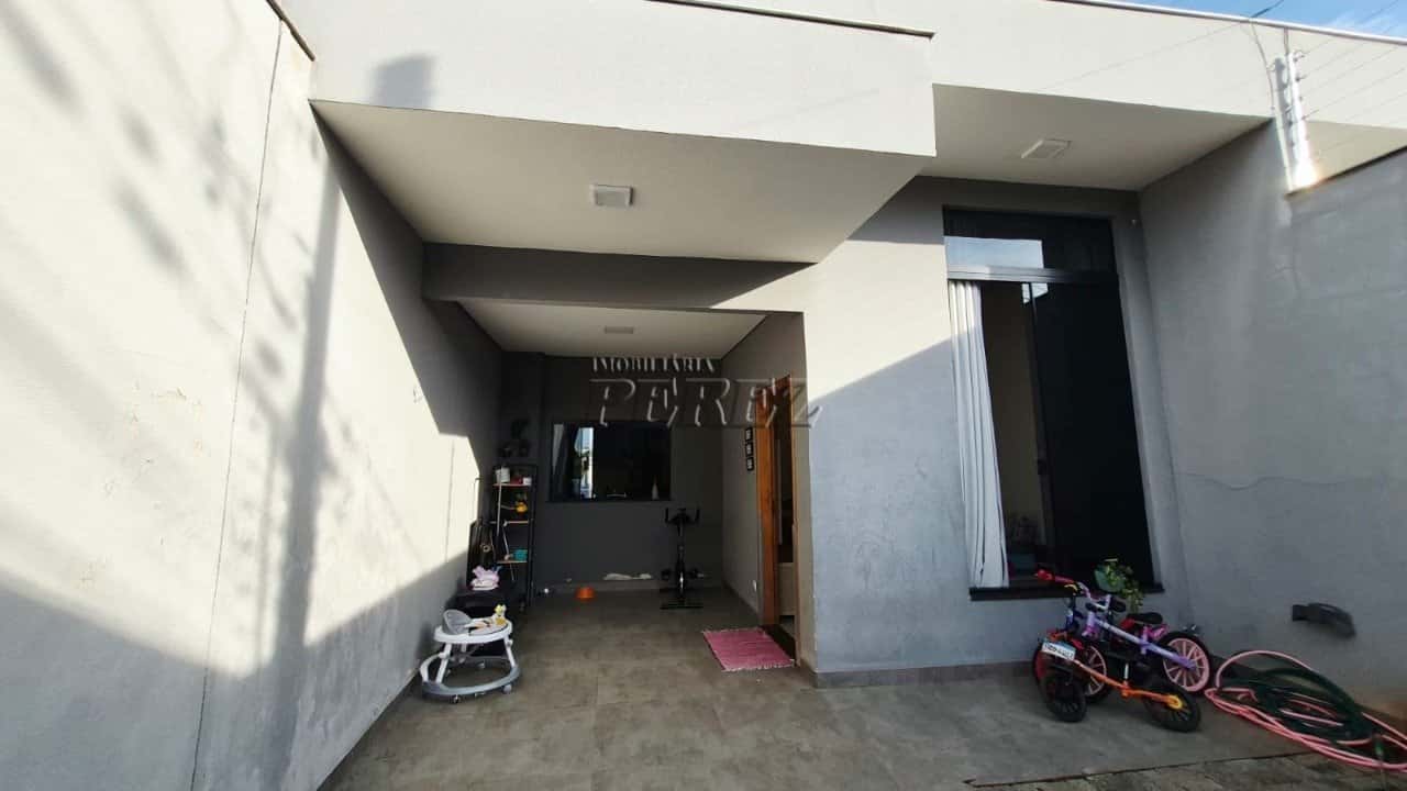 Casa à venda no Jardim Santa Mônica, região norte de Londrina — foto principal