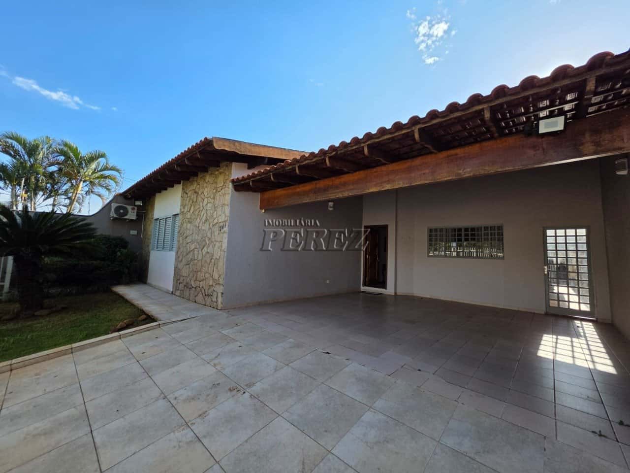 Casa à venda e locação na região leste de Londrina - Santos Dumont — foto principal