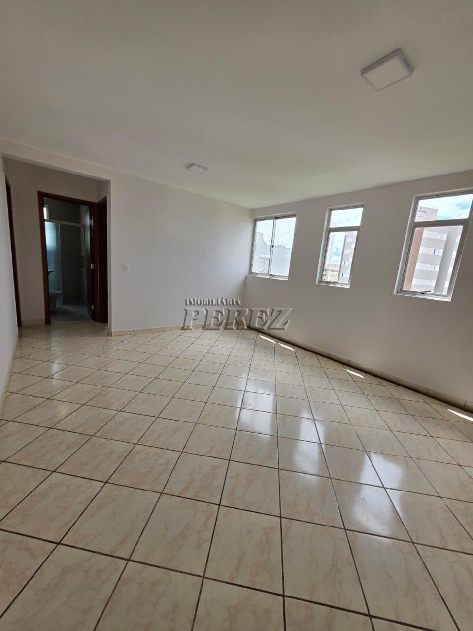 Apartamento para alugar no Residencial Monterrey na região leste de Londrina - Foto 2