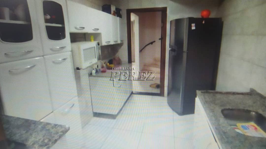 Sobrado à Venda na  Avenida Celso Garcia Cid,  Zona Leste de Londrina - Foto 4
