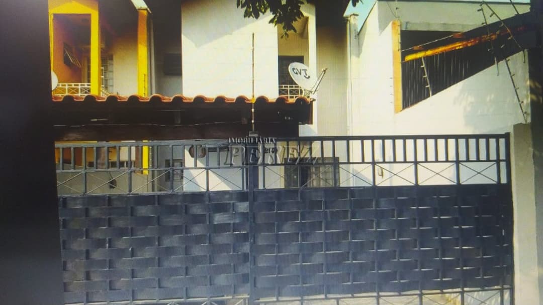 Sobrado à Venda na Avenida Celso Garcia Cid, Zona Leste de Londrina - Foto 1