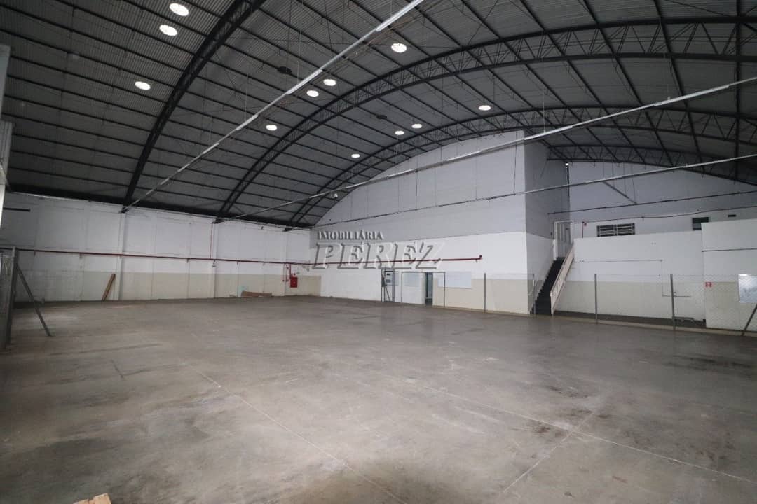 Barracão para alugar na Av Tiradentes, região oeste em Londrina. - Foto 2