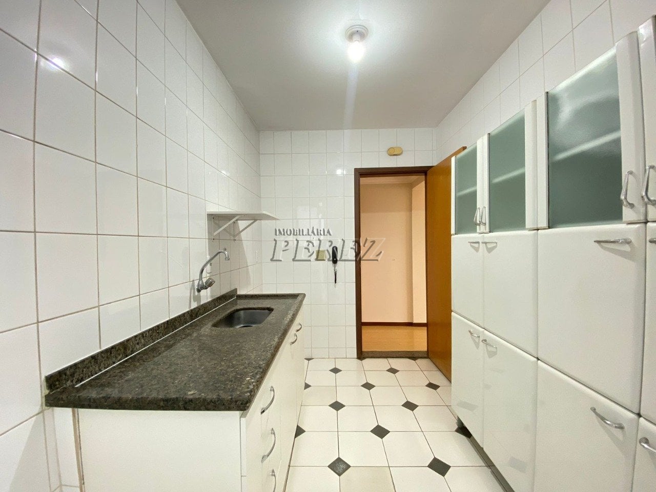 Apartamento à venda no Villagio Di Monaco na região leste de Londrina