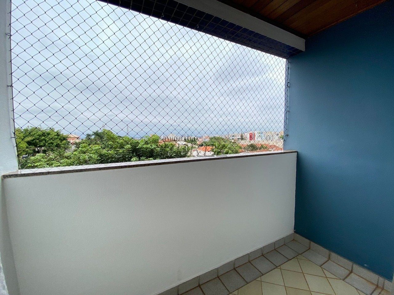 Apartamento à venda no Villagio Di Monaco na região leste de Londrina