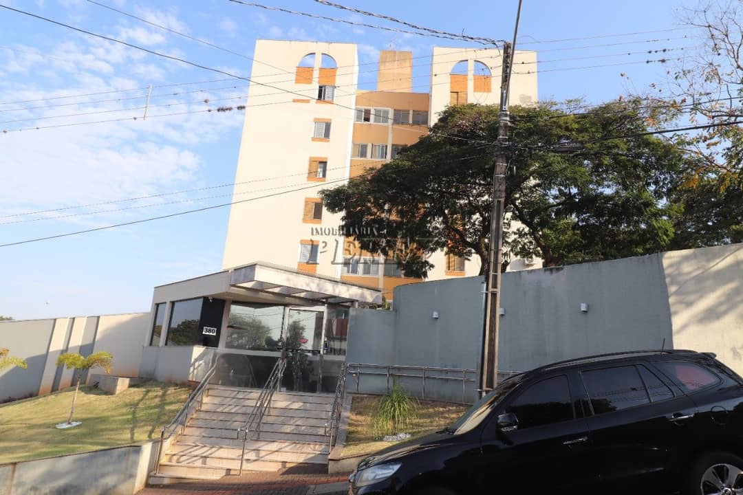 Apartamento para alugar no Residencial Saveiros, centro de Londrina. - Foto 0