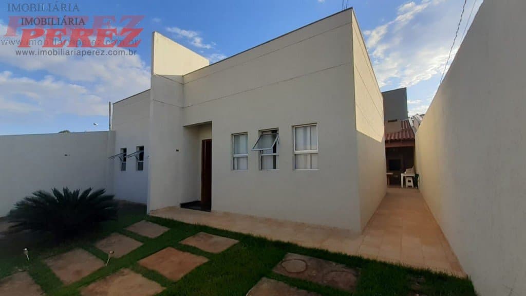 Casa à venda no Santiago, região norte de Londrina.