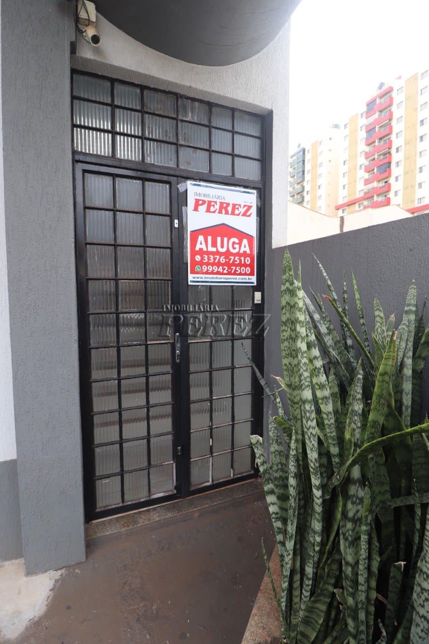 Sala comercial para alugar na Rua Goiás, no centro de Londrina - Foto 2