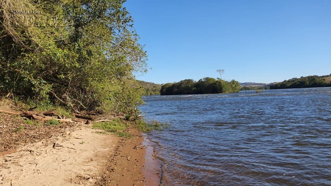 Venda de Sítio Exclusivo às Margens do Rio Tibagi - Recanto da Onça, Assaí/PR Apresentamos o Recanto da Onça Parda, um verdadeiro tesouro natur - Foto 1