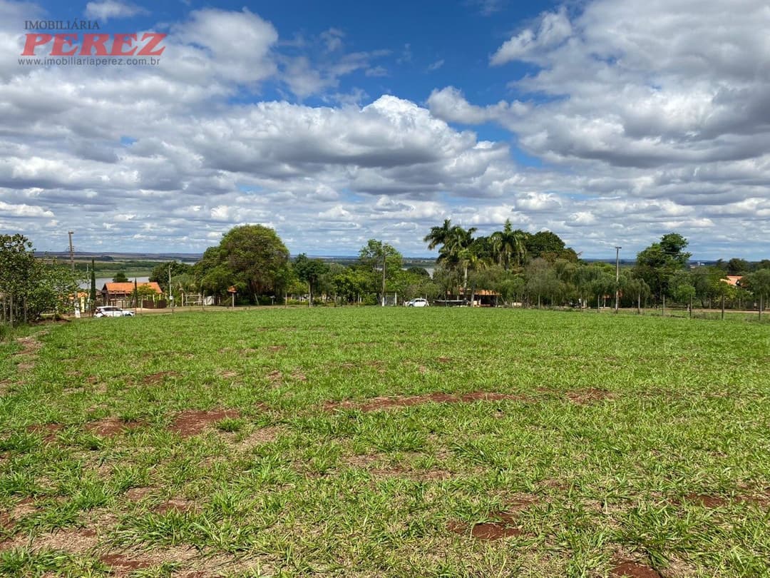 A Imobiliária Perez oferece a você essa excelente oportunidade de investimento em chácara: - Foto 2