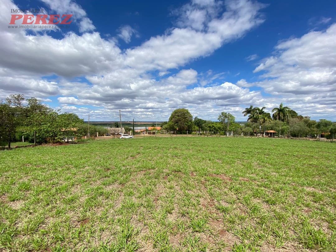 A Imobiliária Perez oferece a você essa excelente oportunidade de investimento em chácara: - Foto 4