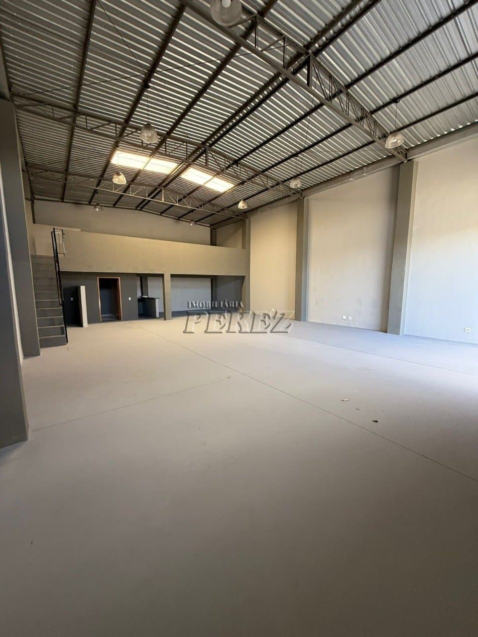 Barracão para alugar na Vila Matarazzo, no centro de Londrina - Foto 3