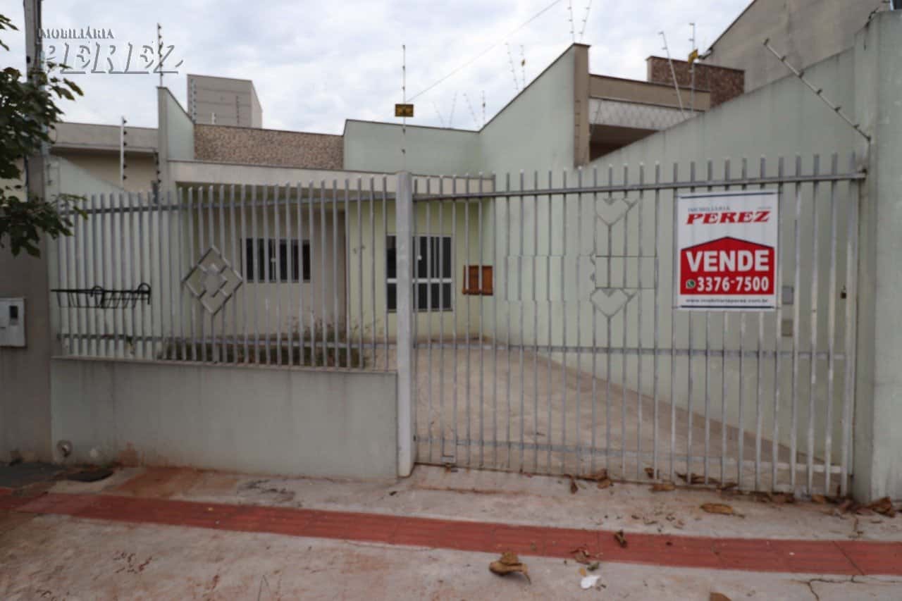 Casa à venda no Jardim Coliseu, região norte de Londrina. — foto principal