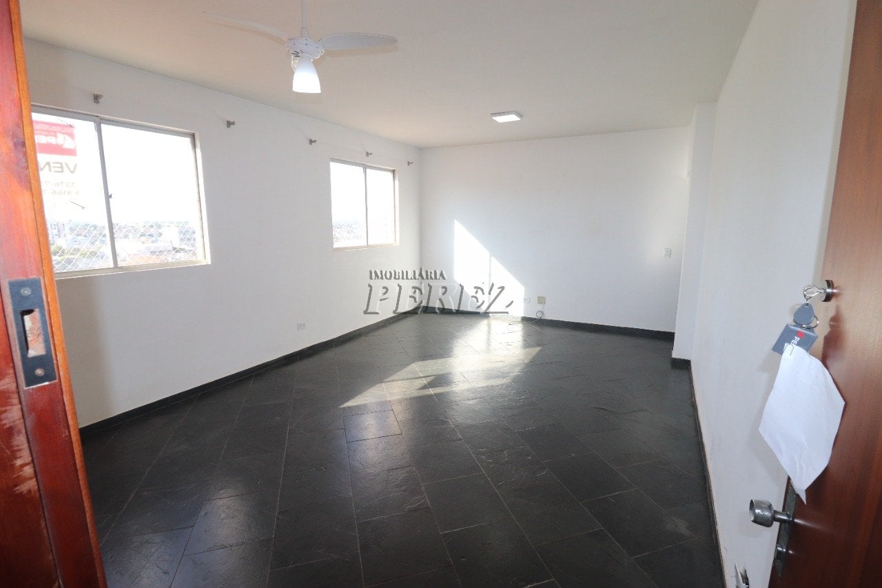 Apartamento à venda no Edifício Tarumã - Centro de Londrina