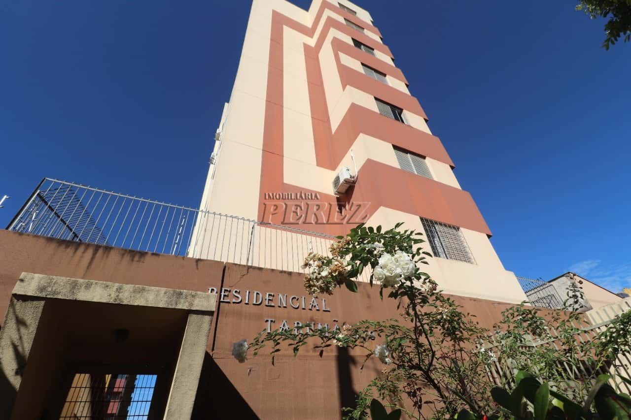 Apartamento à venda no Edifício Tarumã - Centro de Londrina — foto principal