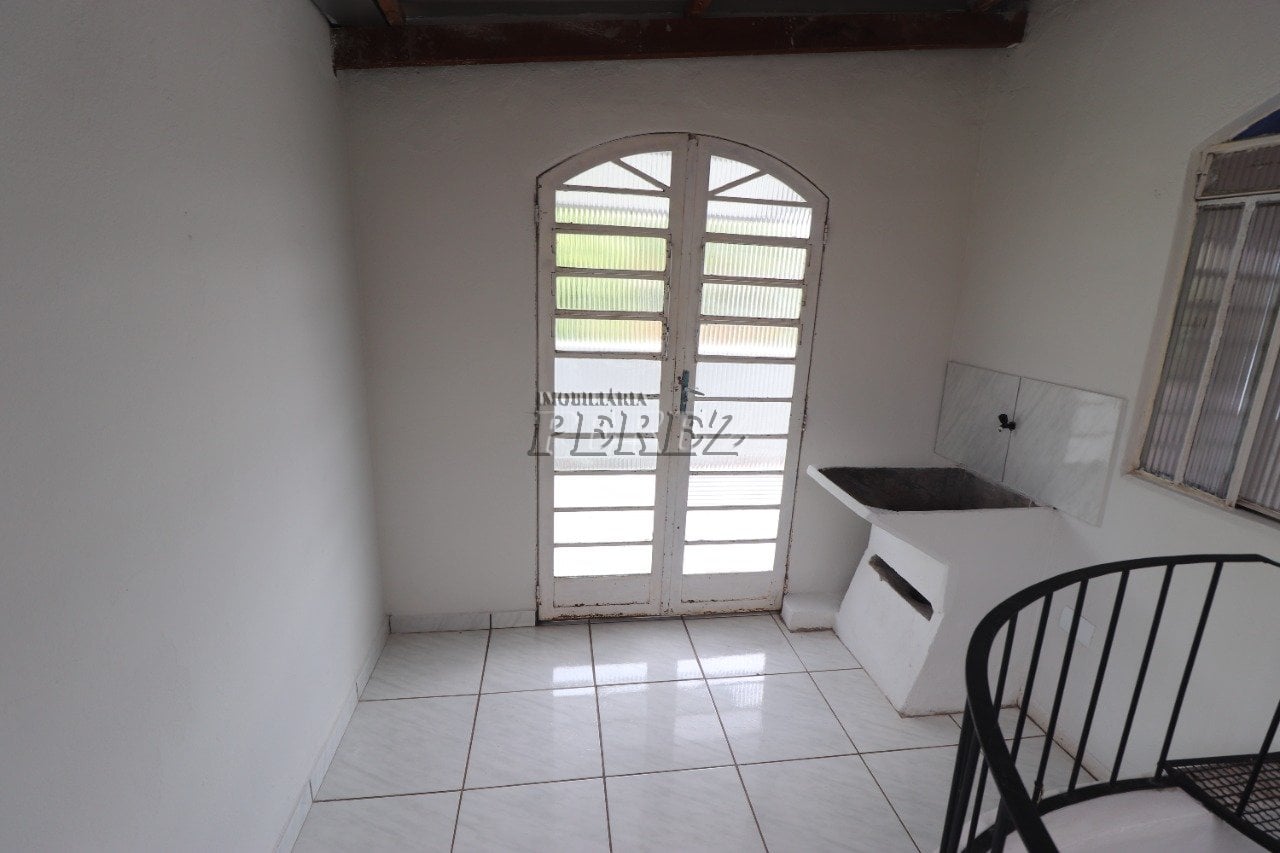 Casa para alugar na região leste em Londrina - Conjunto do Café