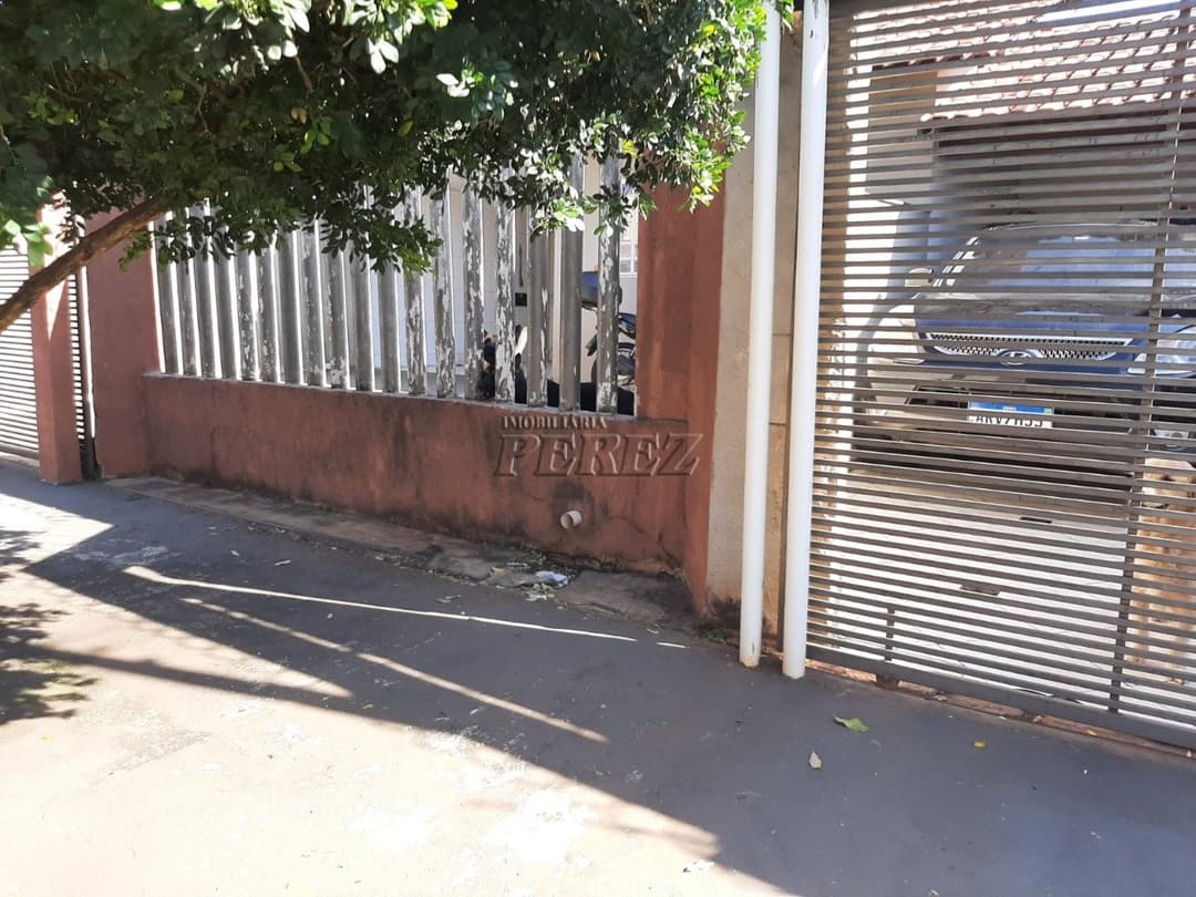 Casa a venda na rua Inocência Antunes das Neves,  jardim Pacaembu - Foto 2