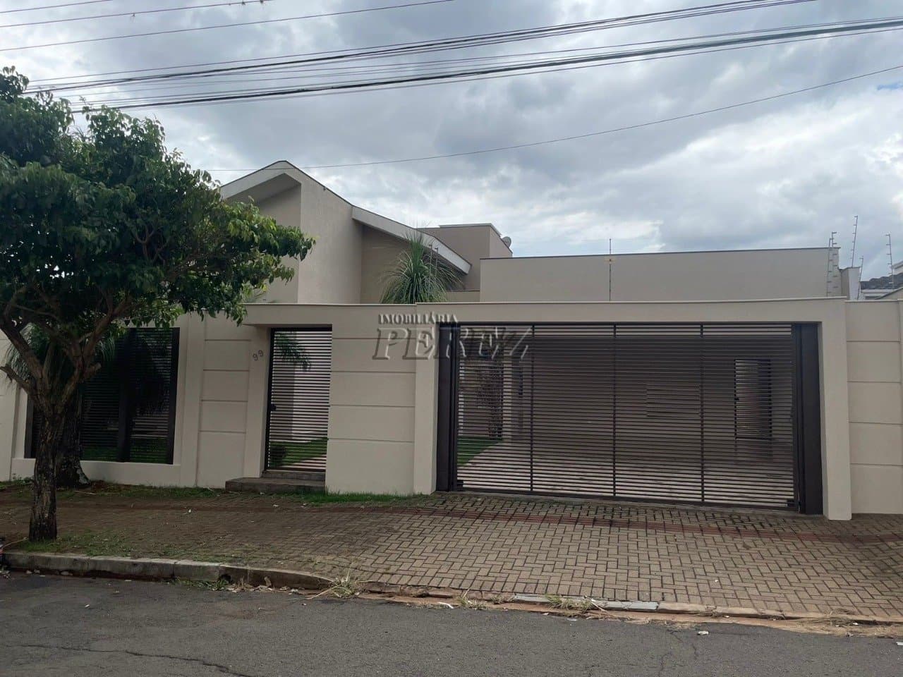 Casa à venda no Jardim Itatiaia 2 na região sul de Londrina