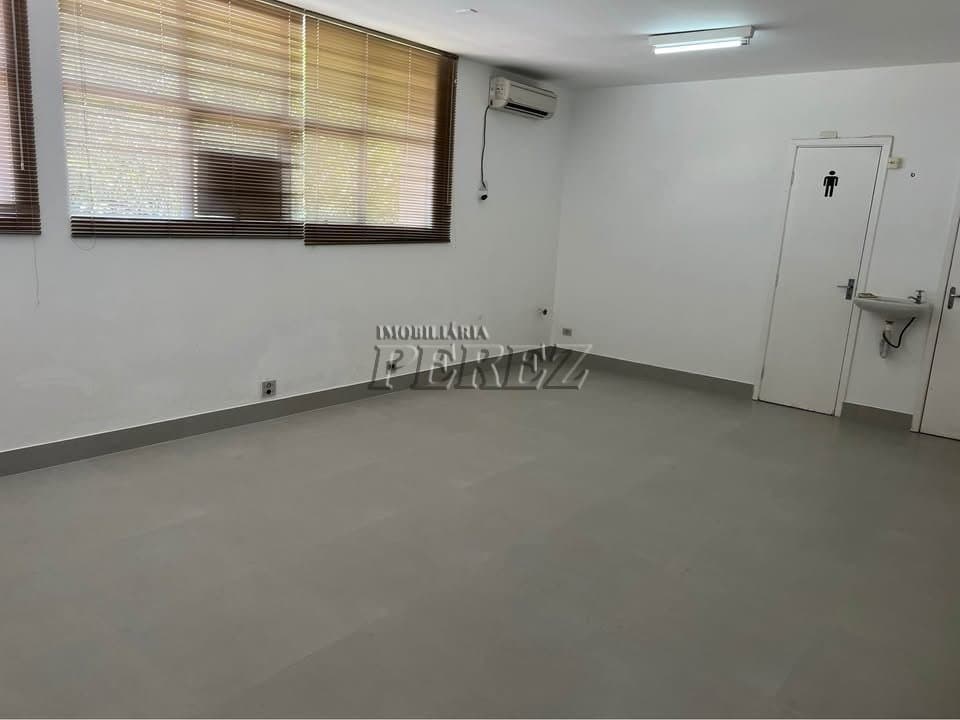 Imóvel comercial para alugar na Rua Senador Souza Naves, no centro de Londrina - Foto 1