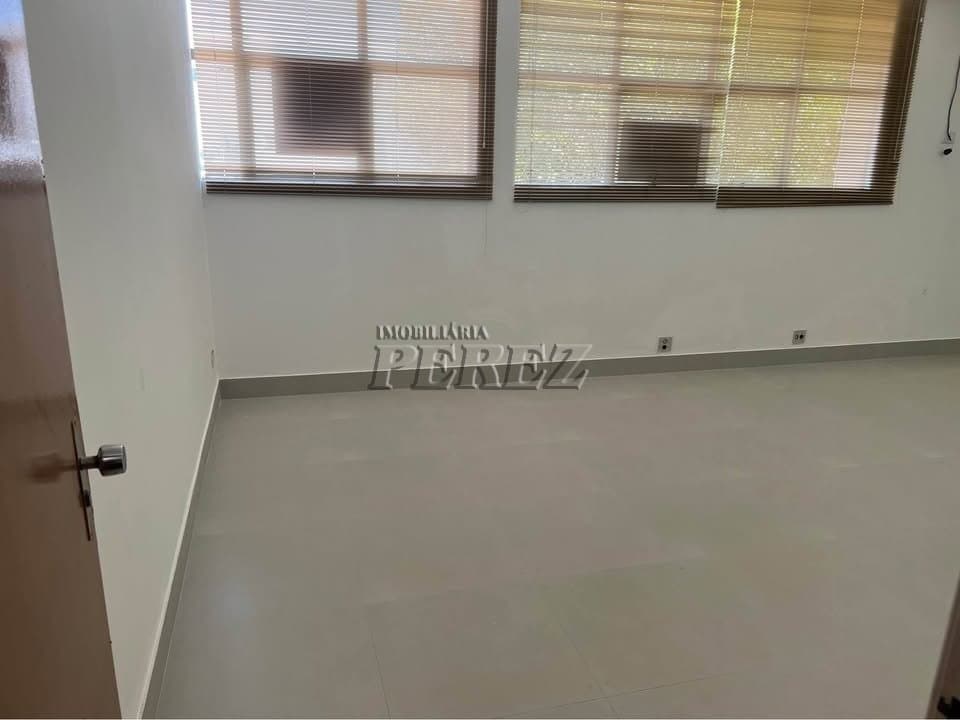 Imóvel comercial para alugar na Rua Senador Souza Naves, no centro de Londrina - Foto 3