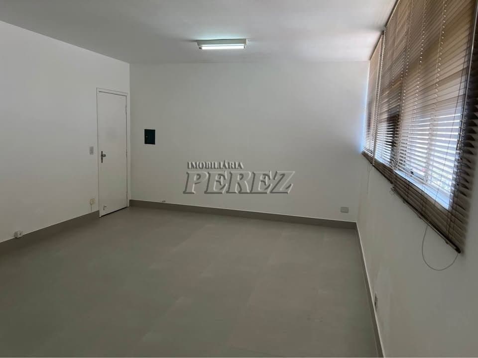 Imóvel comercial para alugar na Rua Senador Souza Naves, no centro de Londrina - Foto 4