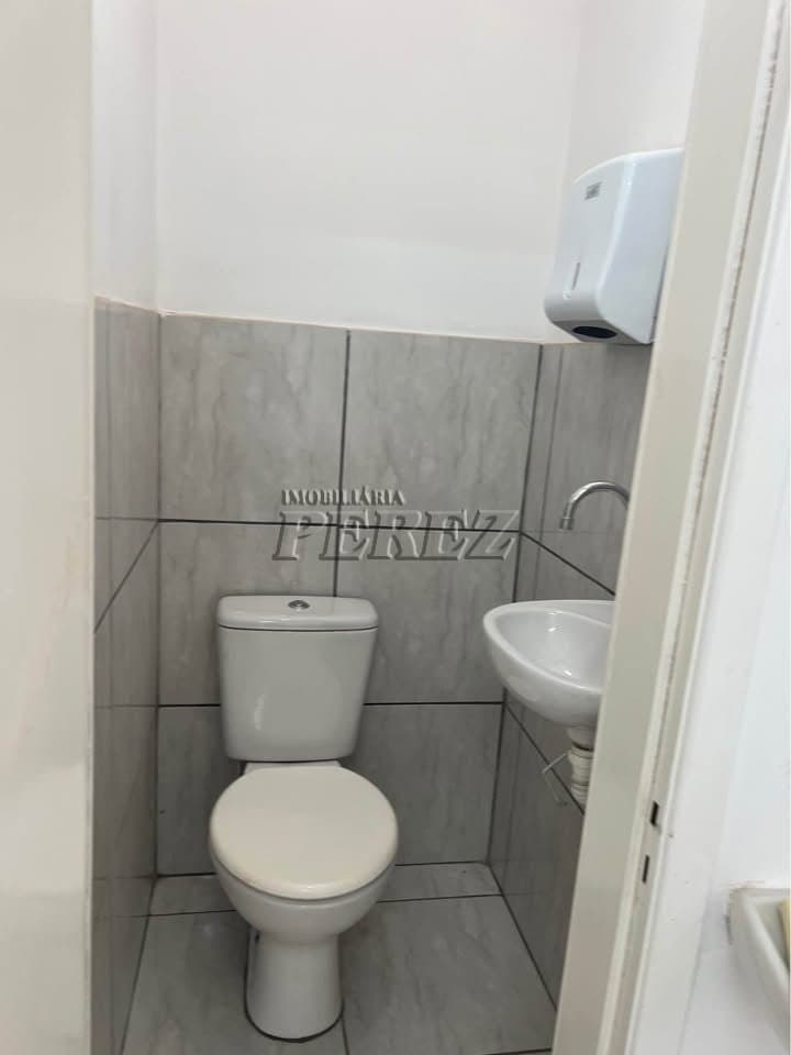 Imóvel comercial para alugar na Rua Senador Souza Naves, no centro de Londrina - Foto 7