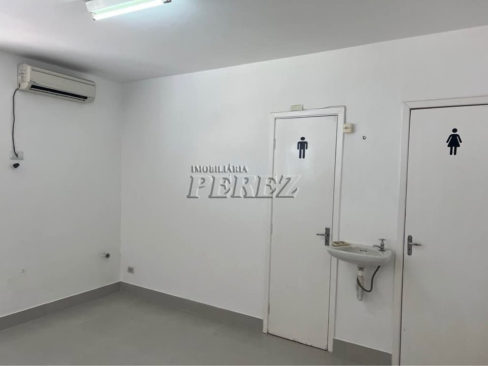 Imóvel comercial para alugar na Rua Senador Souza Naves, no centro de Londrina - Foto 8