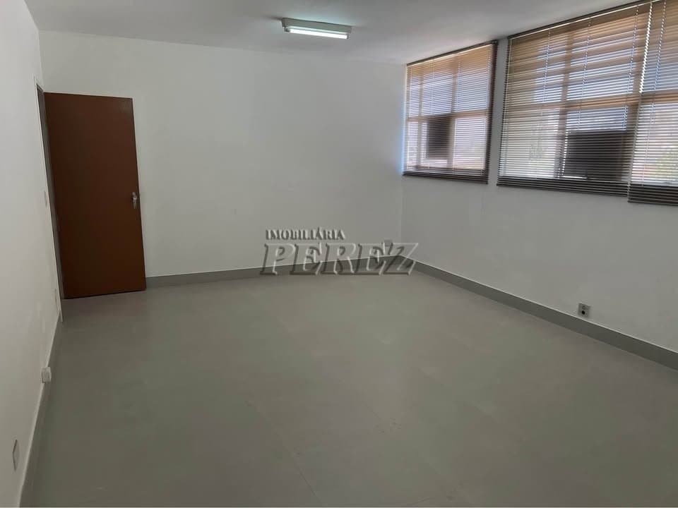 Imóvel comercial para alugar na Rua Senador Souza Naves, no centro de Londrina - Foto 2