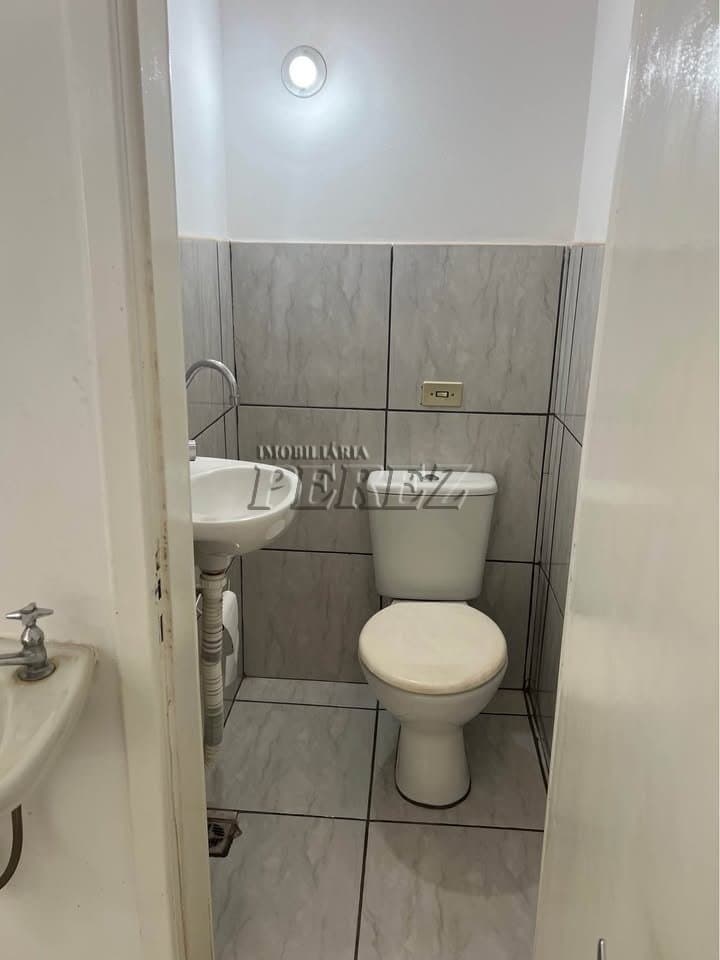 Imóvel comercial para alugar na Rua Senador Souza Naves, no centro de Londrina - Foto 9