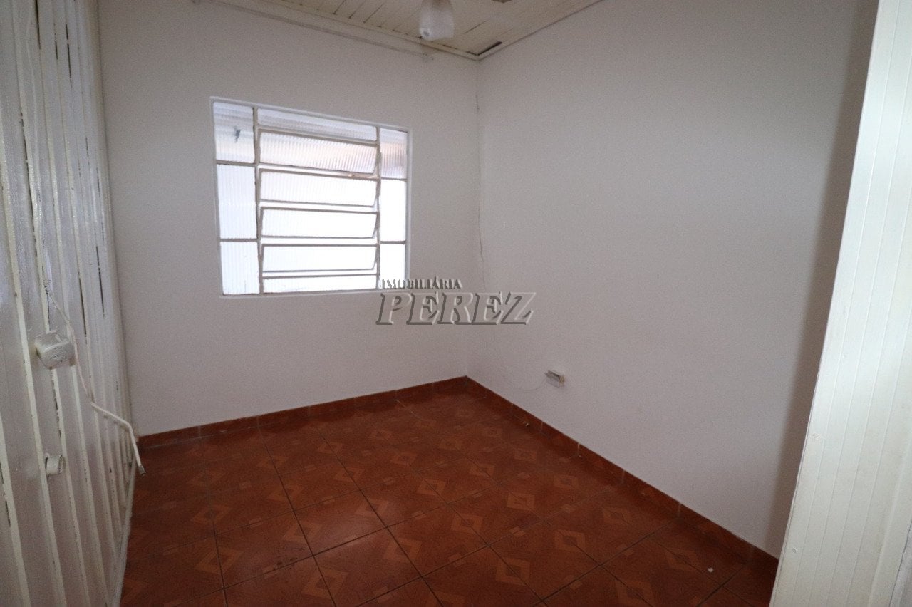 Casa à venda na região leste de Londrina - Califórnia