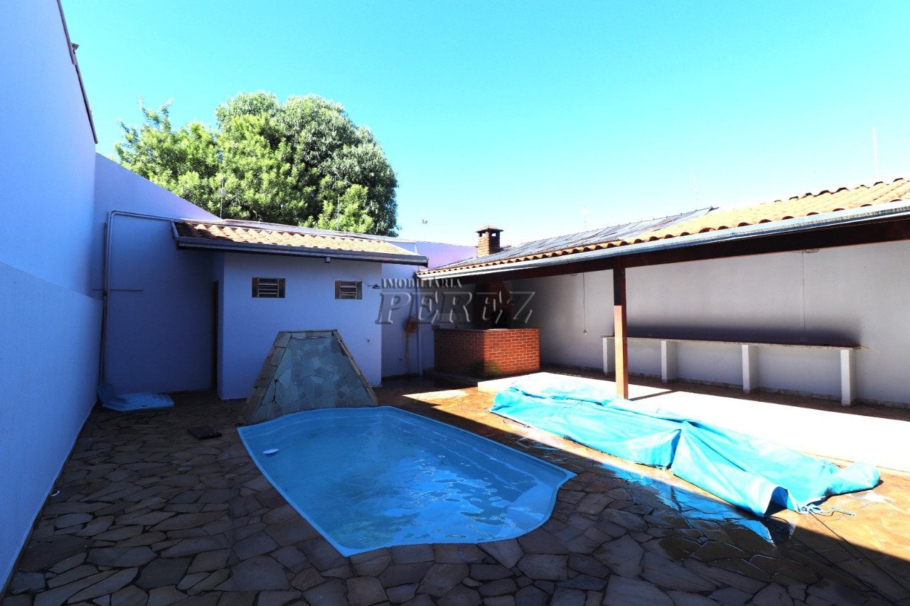 Casa à venda na região leste de Londrina - Califórnia