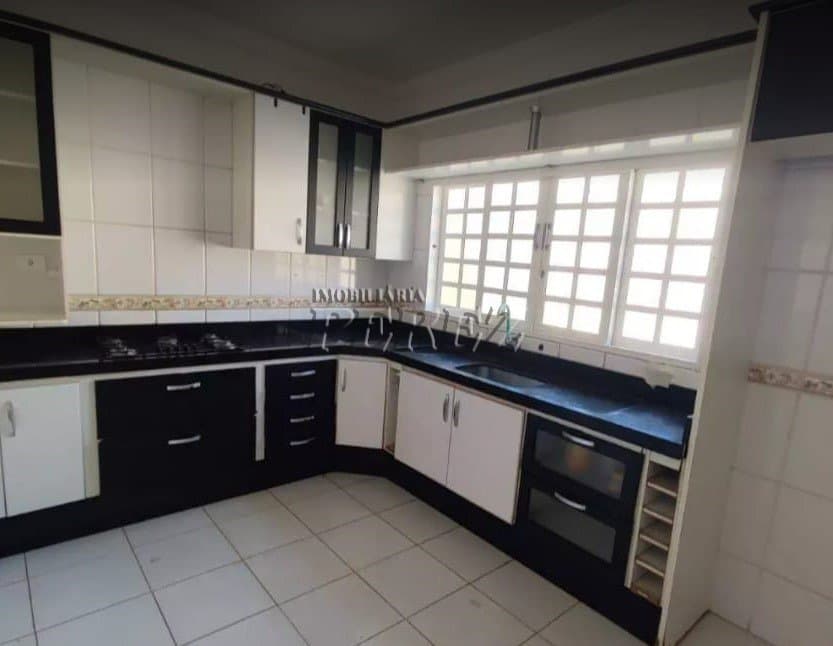 Sobrado a venda no Jardim Continental em londrina, na rua Carolina Vendrame Vaz Primo. - Foto 3