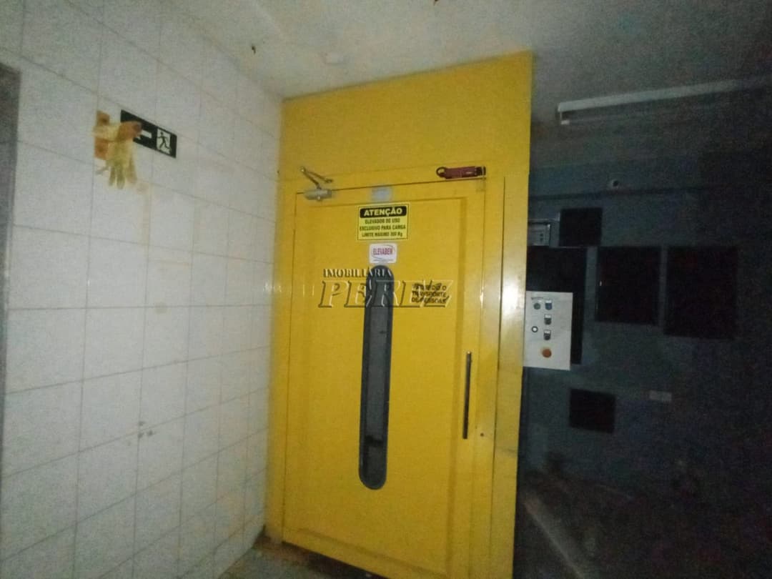 Imóvel comercial a venda e locação na Rua Senador Souza Naves, região central de Londrina - Foto 9