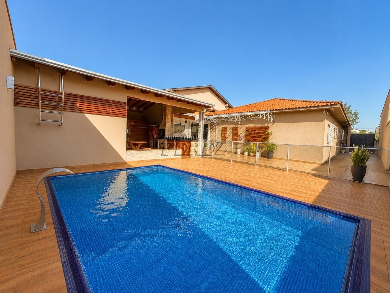 Casa à venda na região oeste de Londrina - Jadim Shangri-la A