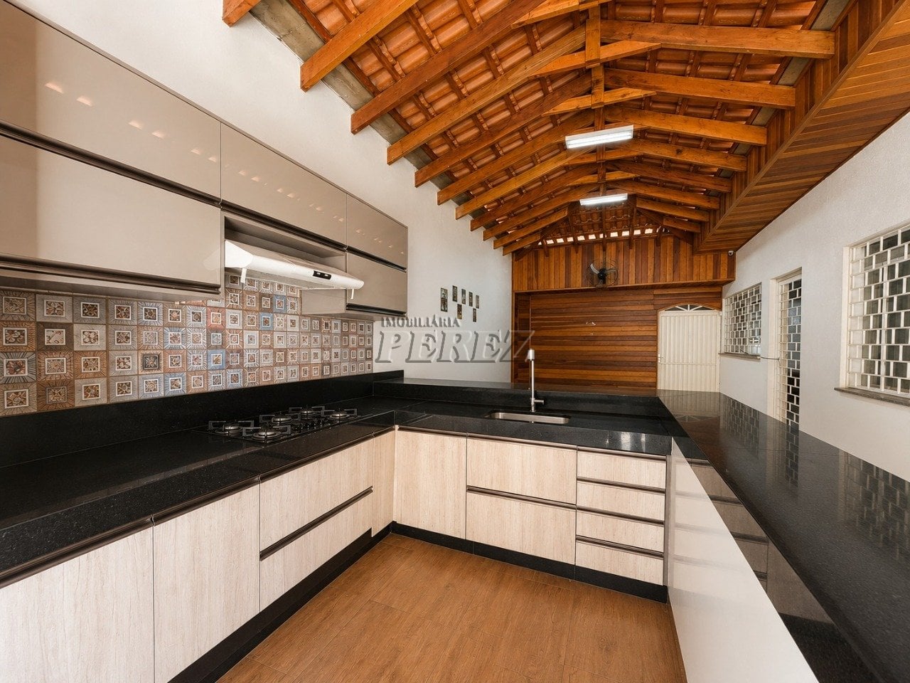 Casa à venda na região oeste de Londrina - Jadim Shangri-la A