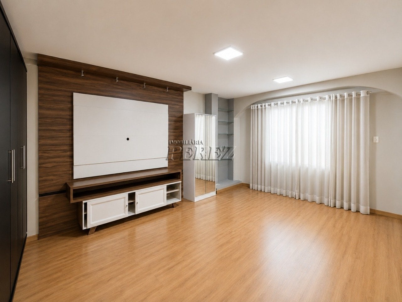 Casa à venda na região oeste de Londrina - Jadim Shangri-la A